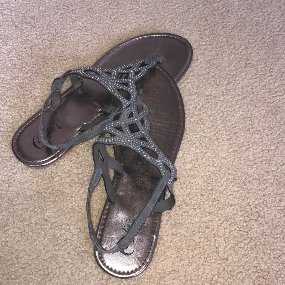Women’s sandals with back strap